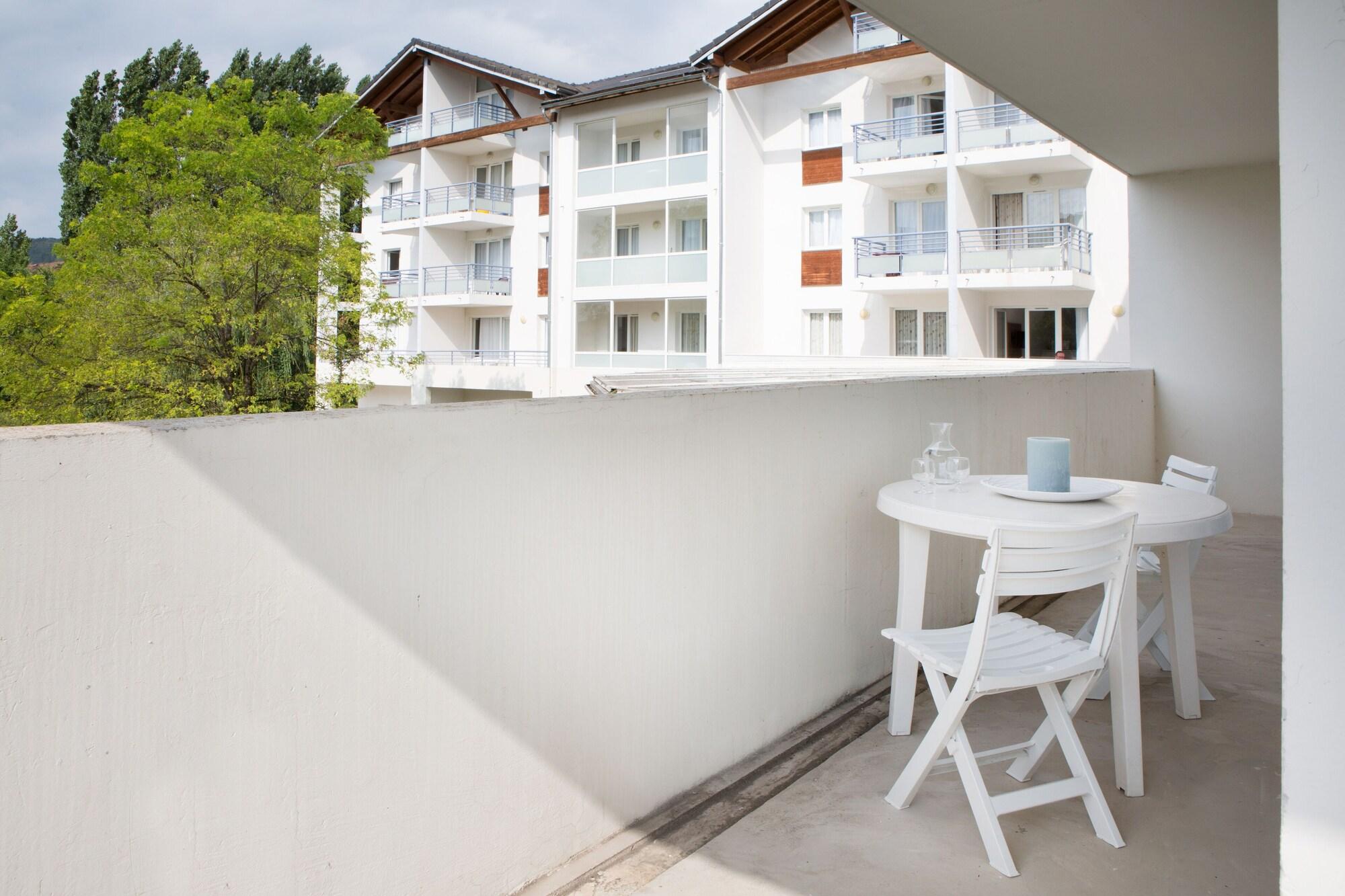 Comfort Aparthotel Divonne La Versoix Экстерьер фото